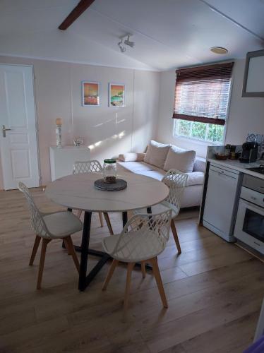 Grand Mobil Home Camping "Les Pins Maritimes" 4 étoiles 200m de la Plage
