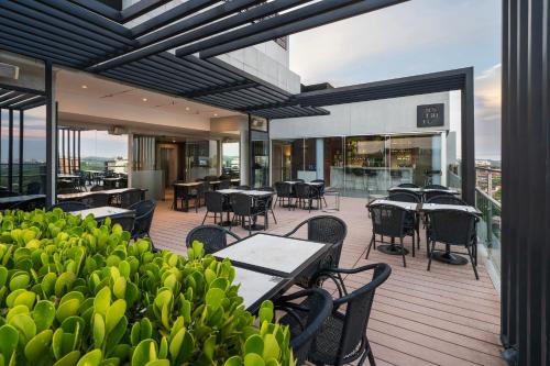 The Hub Urban Hotel — Balcony/Terrace