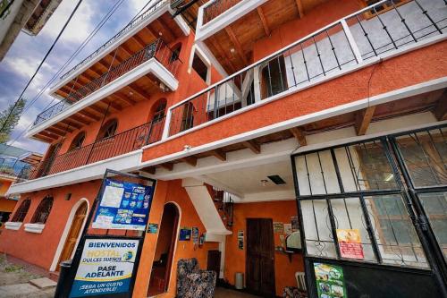 Hostal Dulces Sueños