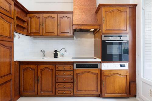 Classic French & Modern Comfort in Cannes