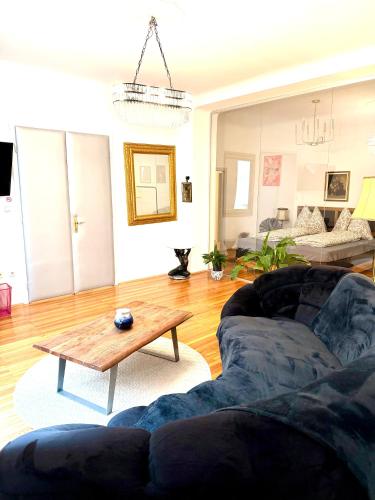 Comfy central apartment 93 Sqm