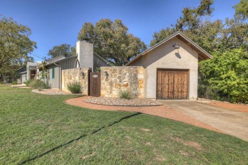 Gallery image of 406 Lodge-A: Hot-Tub & 2 Blks to Main St in Fredericksburg