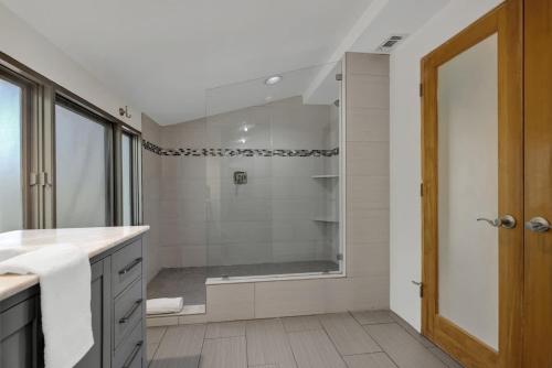 Gallery image of 406 Lodge-A: Hot-Tub & 2 Blks to Main St in Fredericksburg