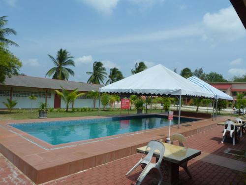 Gallery image of Cempaka Beach Resort in Kuantan