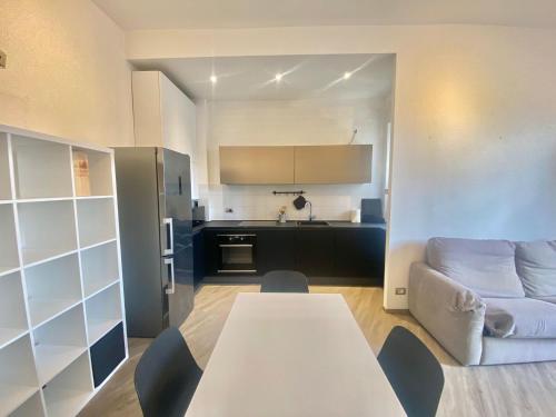 Palma Home, Elegante e Spaziosa nel cuore della Città di Milano, con Metropolitana M1 Gambara