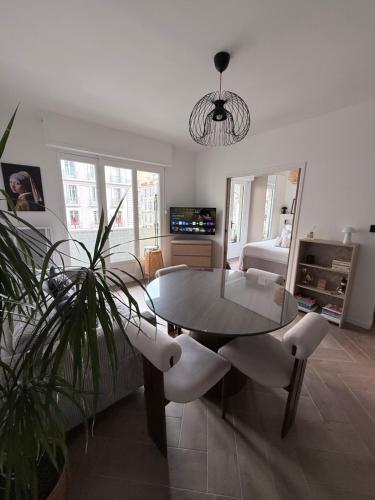 Premium address for trade shows and conferences in Cannes 5min walk to Palais des Festivales