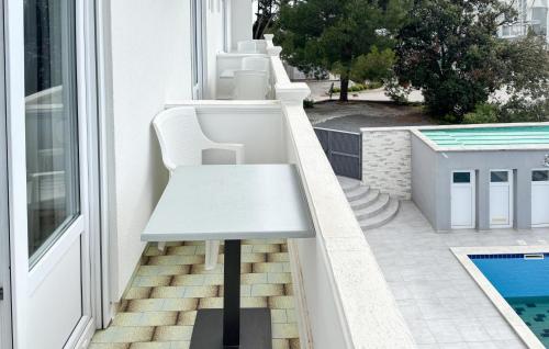 Nice Apartment In Rab With Wifi