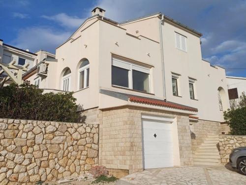 Apartments with parking space Pag - 25319