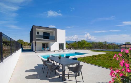 Gorgeous Home In Nedescina With Wifi