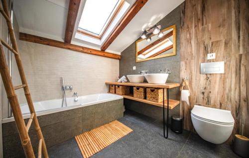 Nice Home In Malinska