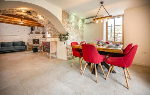 Nice Home In Malinska