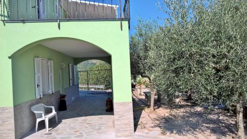 Κήπος έξω από το B&B Elfo degli Ulivi