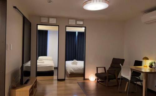 青葉邸-NIPPONBASHI Room 606-3 Min Walk to Kuromon Market South-Facing 2BR Residence