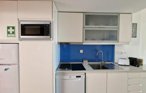 Excellent sea view with direct beach access