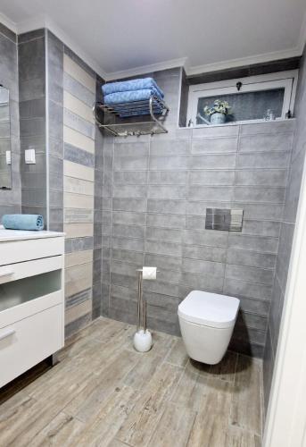 Excellent sea view with direct beach access