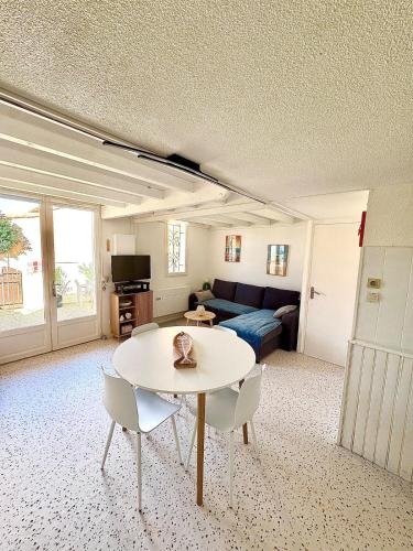 Maison T3 terrasse, plage et commerces à pied