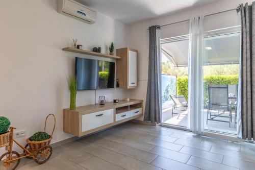 Sea & Stone Apartment No 2 in Starigrad