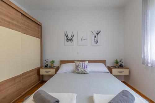 Sea & Stone Apartment No 2 in Starigrad