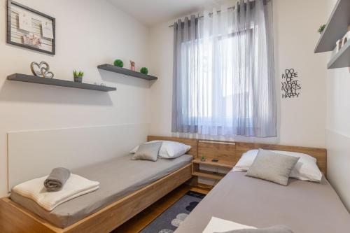 Sea & Stone Apartment No 2 in Starigrad