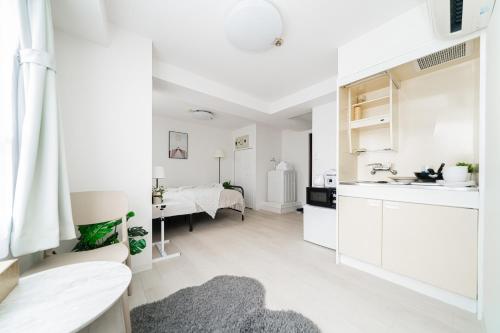 Central Shinjuku, Easy Access, 6 minutes from eki