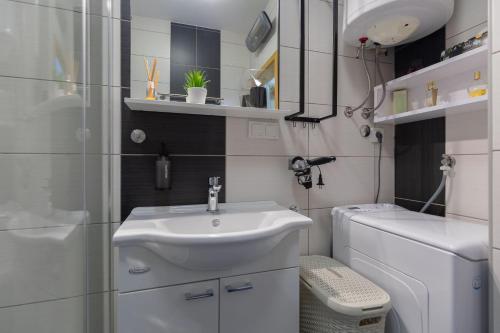 Sea & Stone Apartment No 3 in Starigrad