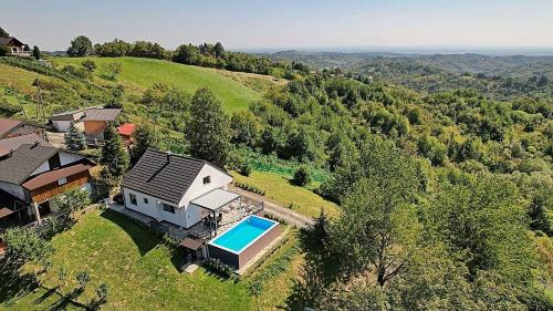 Holiday Home Lipa by Villas Guide