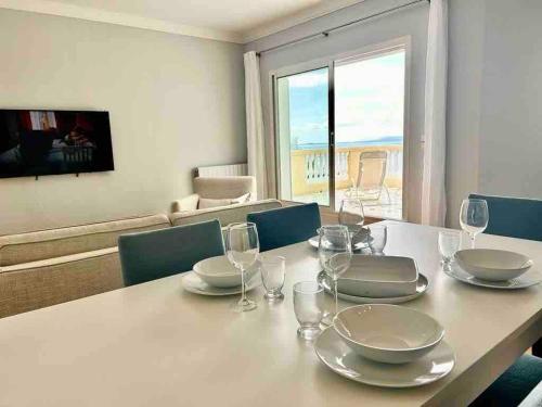 Apartment with large terrace & sea view over Nice