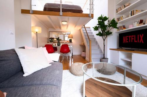 Top Floor Parisian Gem Views & Balcony