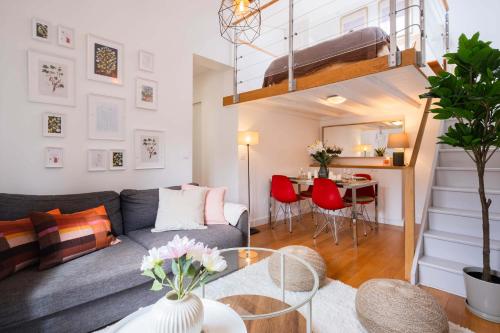 Top Floor Parisian Gem Views & Balcony