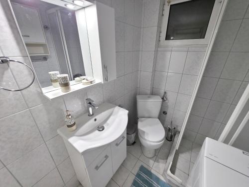 Cozy kalamaria Apt