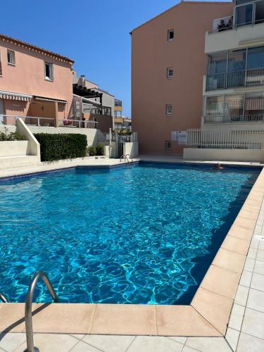 Superbe Duplex climatisé, wifi, terrasse, piscine