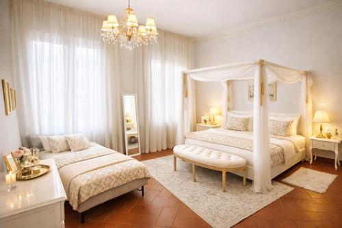 Amazing Grand Premium Apartment next to the Duomo, 2 Bedrooms, 2 Bathrooms, ideal for 2-8 guests, family and friends