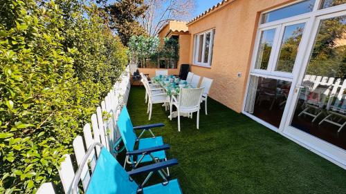 Casa con jardín a 40 metros de la playa. VR.