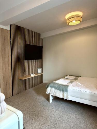Spring Warsaw Central 1-Bedroom Apartment with City View