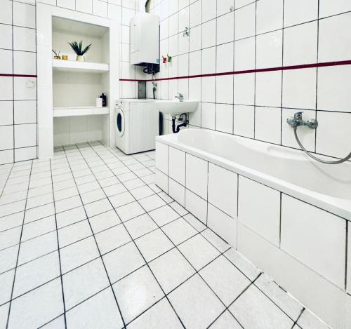 Comfortable 5BR Accommodation 7 Min to Westbahnhof