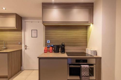 ChocoLets - The Kitkat Suite photo 19