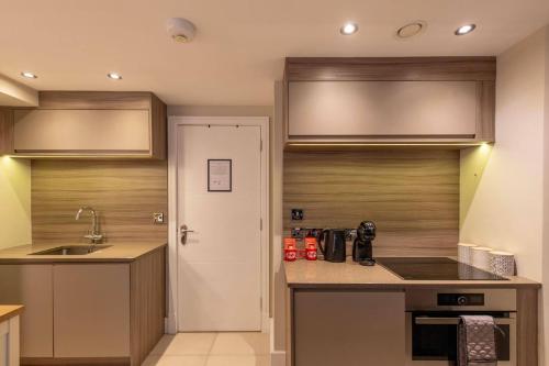 ChocoLets - The Kitkat Suite photo 20