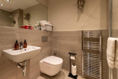 ChocoLets - The Kitkat Suite photo 39