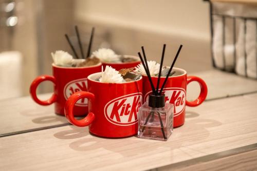 ChocoLets - The Kitkat Suite photo 41