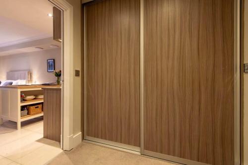 ChocoLets - The Kitkat Suite photo 51