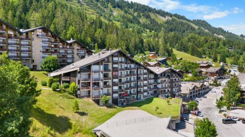 Emeraudes 515 pres de la telecabine a Anzere avec vue sur les Alpes