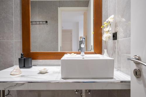 Holiday Homes 1 & 2 - Cozy Urban Apartments in the Heart of Kos