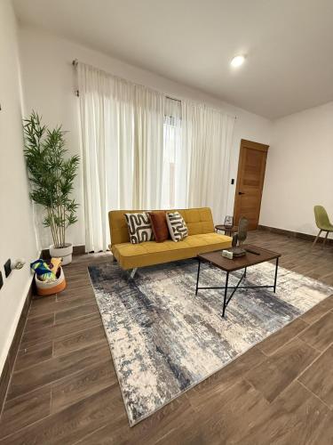 Stylish New Apartment with Pool and Beach Access