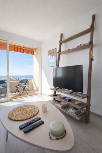 Sea View Riviera, Charmant 3 pièces vue mer panoramique, 2 chambres, 4P, PK, AC