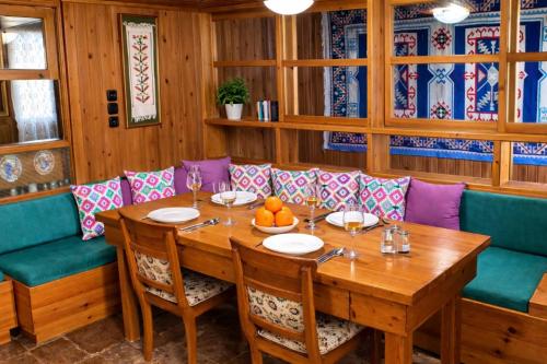 YaSou Loutraki - Spacious Family Apartment by the Sea