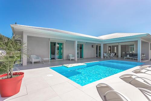 Villa GREEN avec piscine privée, 3 chambres, proche plages et centre de Saint-François