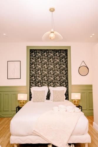 2P Studio - Eiffel Tower View - Romantic Suite-A-C