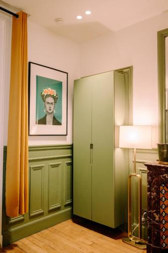 2P Studio - Eiffel Tower View - Romantic Suite-A-C