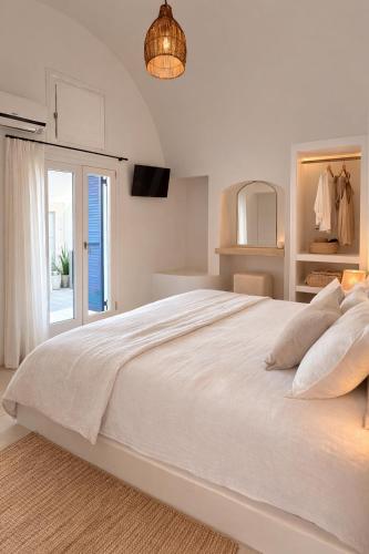 Aether Canava - Heated Pool in the heart of Fira