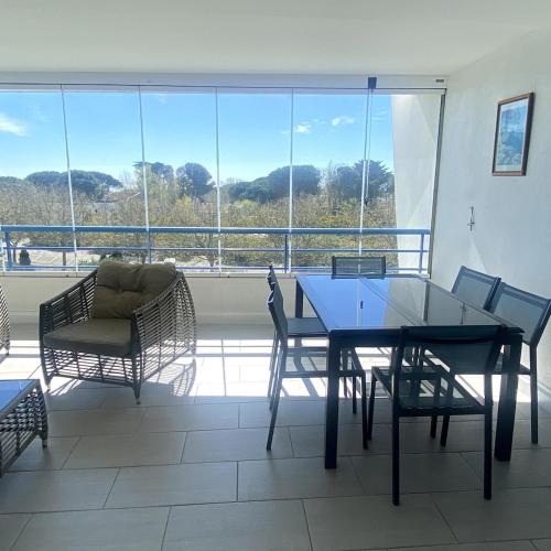 Joli T2 tout confort, piscine, superbe terrasse à 300m de la plage